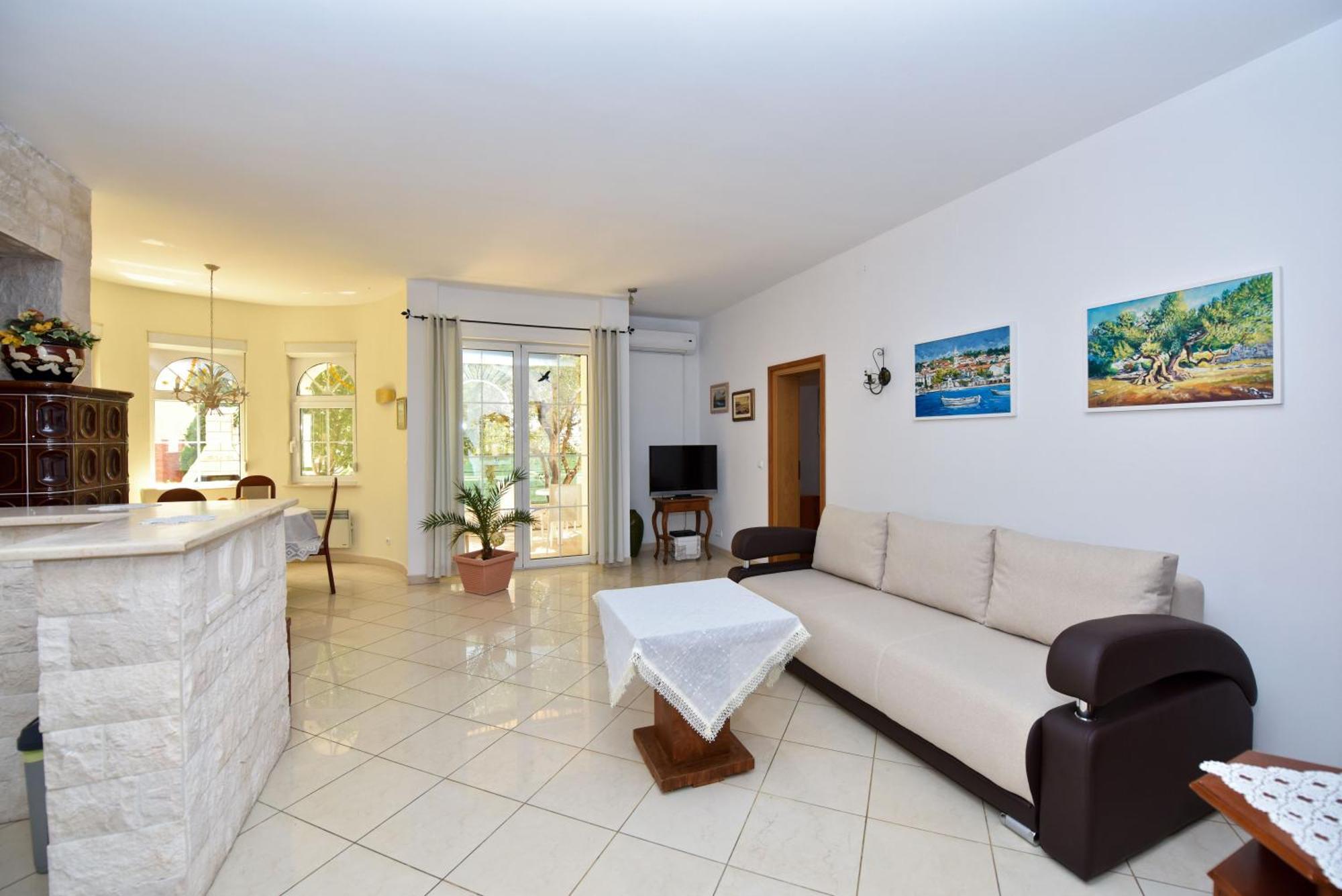 Apartments Smoky Новалья Экстерьер фото
